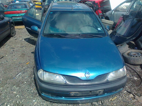 Renault LAGUNA 1994 2.0 машиностроение